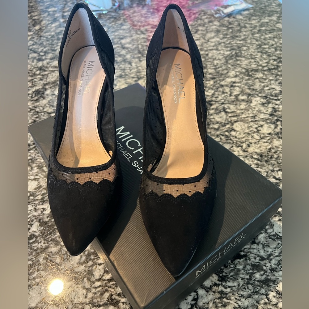 Very Nice size 8-1/2